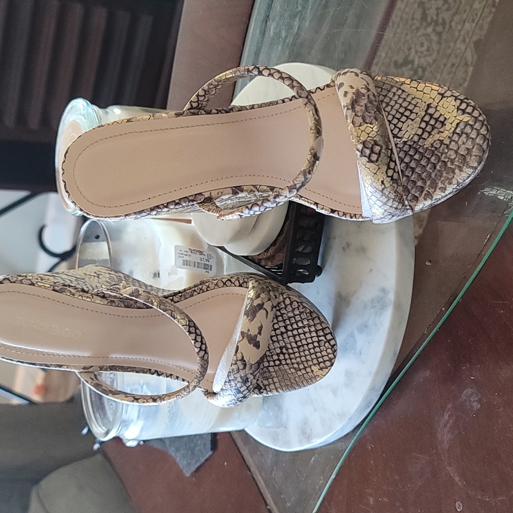 Bamboo Alligator Print Platform Wedge Sandals - Picture 3 of 8